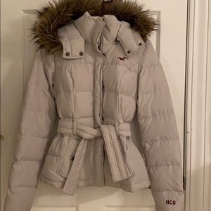 Hollister puffer cost